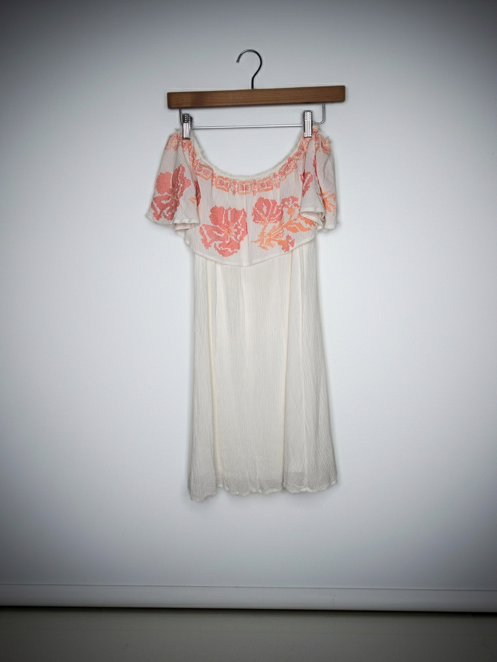 Sun & Shadow Embroidered Off-The-Shoulder Ruffle Mini Dress White &Coral Size XS